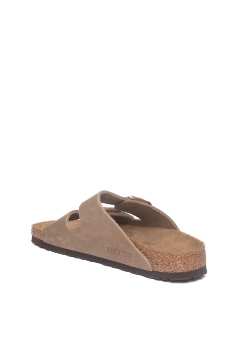 Brown oiled arizona sandal BIRKENSTOCK | ARIZONA352203-TABACCO